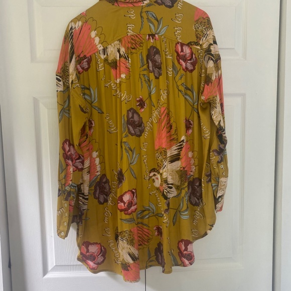 Free people yellow floral, satin oversized, button down blouse size extra small - Picture 5 of 6